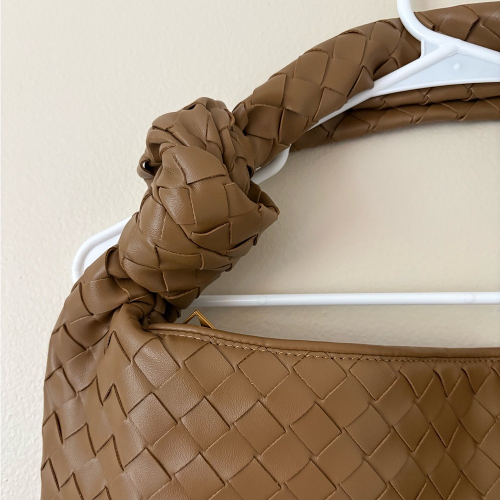Hobo Knot Large Woven Neutral Tan Handbag - Picture 5 of 6